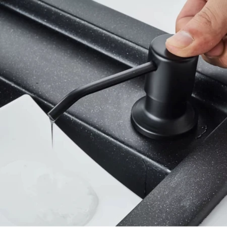 Dozownik do mydła płynu czarny 3.jpeg