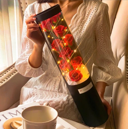 FLOWER BOX Róże mydlane czerwone z LED w tubie6.jpeg