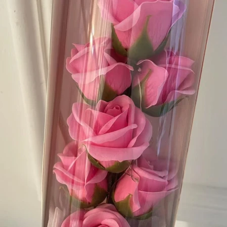 FLOWER BOX Róże mydlane różowe z LED w tubie4.jpeg