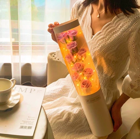 FLOWER BOX Róże mydlane różowe z LED w tubie5.jpeg