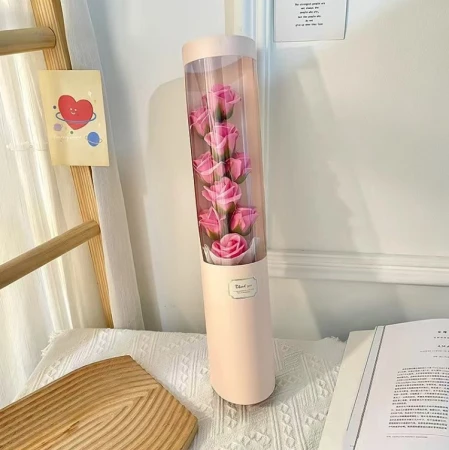 FLOWER BOX Róże mydlane różowe z LED w tubie6.jpeg