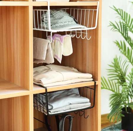 Kosz metalowy podblatowy z haczykami czarny10.jpeg