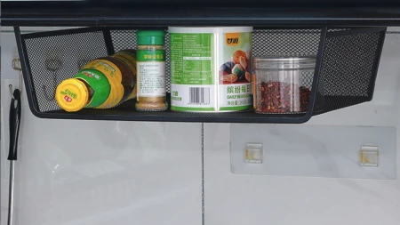 Kosz metalowy półka podblatowa model2 czarny6.png